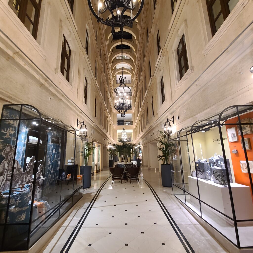 JW Marriott Istanbul Bosphorus Atrium Lobby