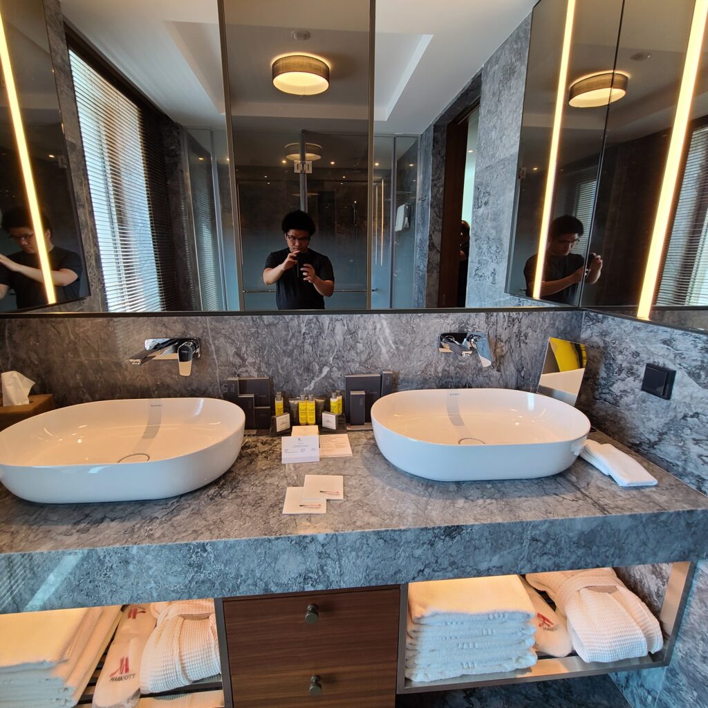 Izmir Marriott Junior Suite Bathroom Sinks