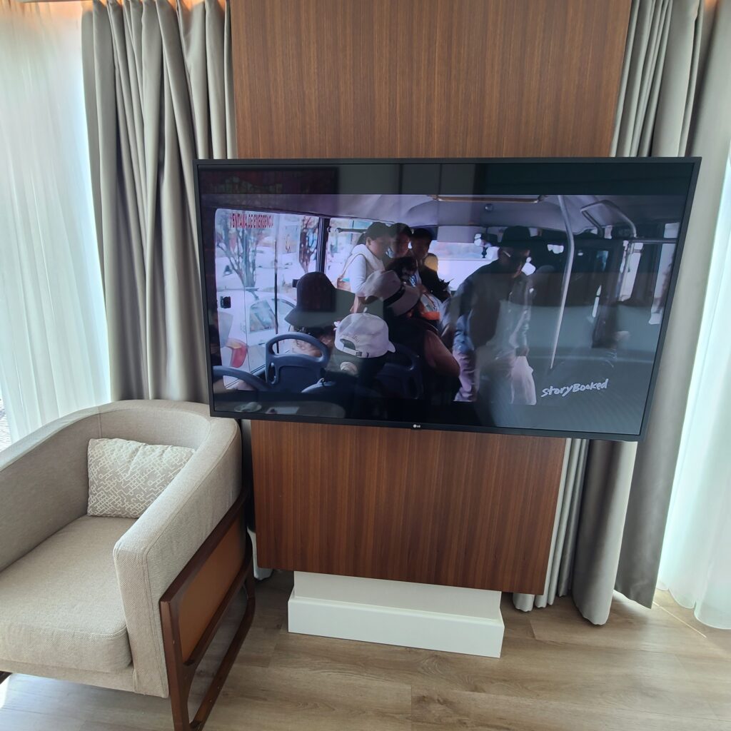 Izmir Marriott Junior Suite TV