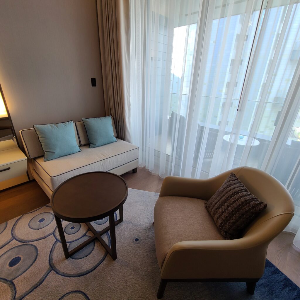 JW Marriott Istanbul Marmara Sea Deluxe Room Sitting Area