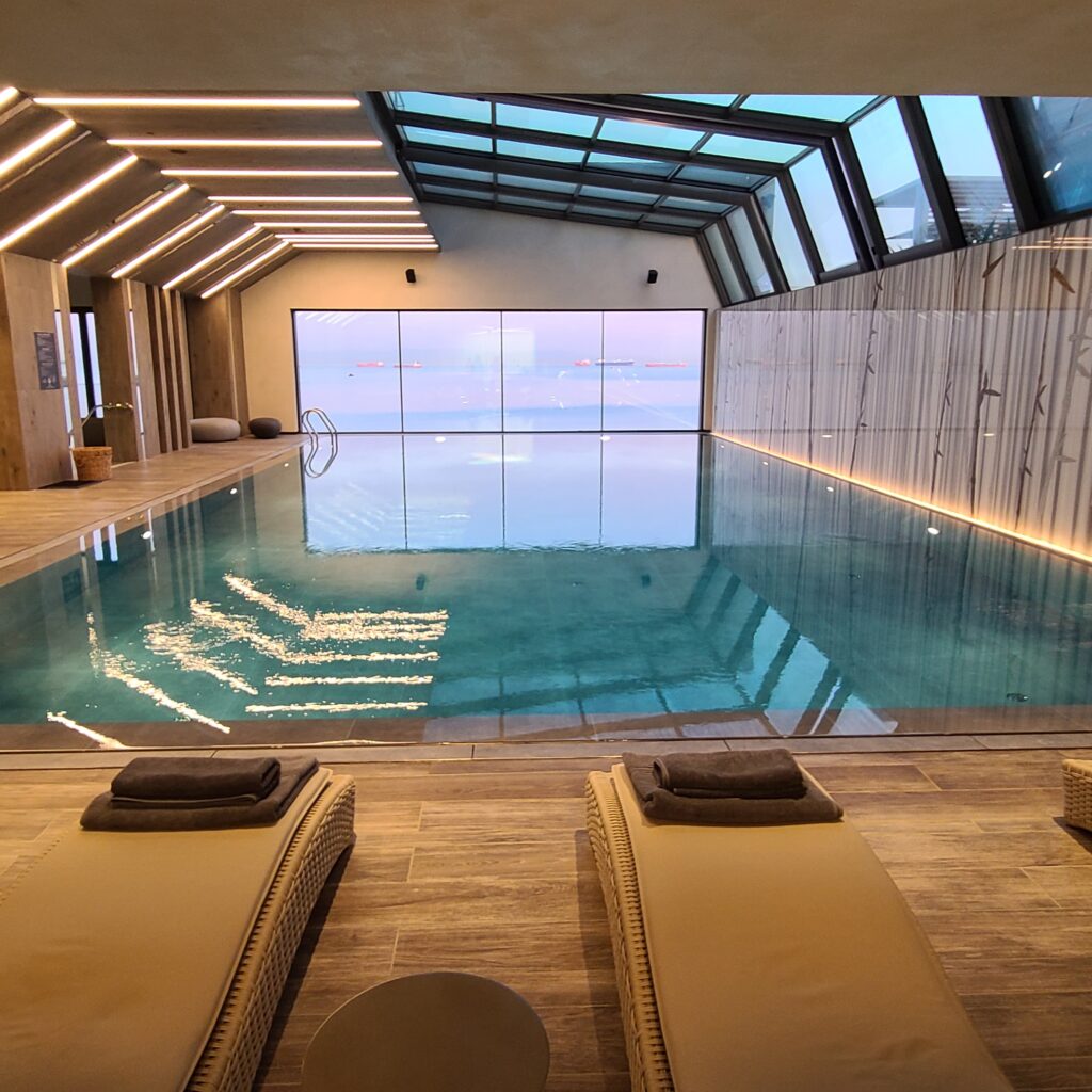 JW Marriott Istanbul Marmara Sea Indoor Pool