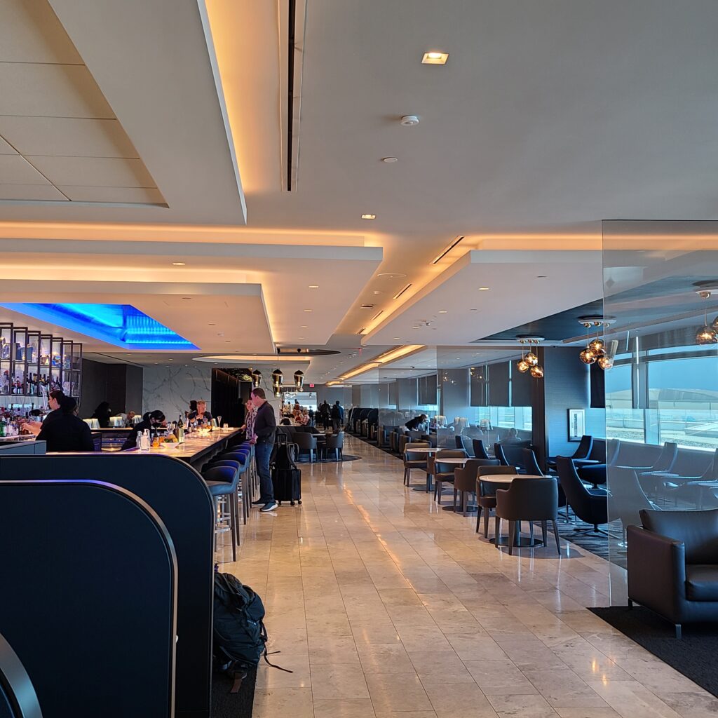 SFO United Polaris Lounge