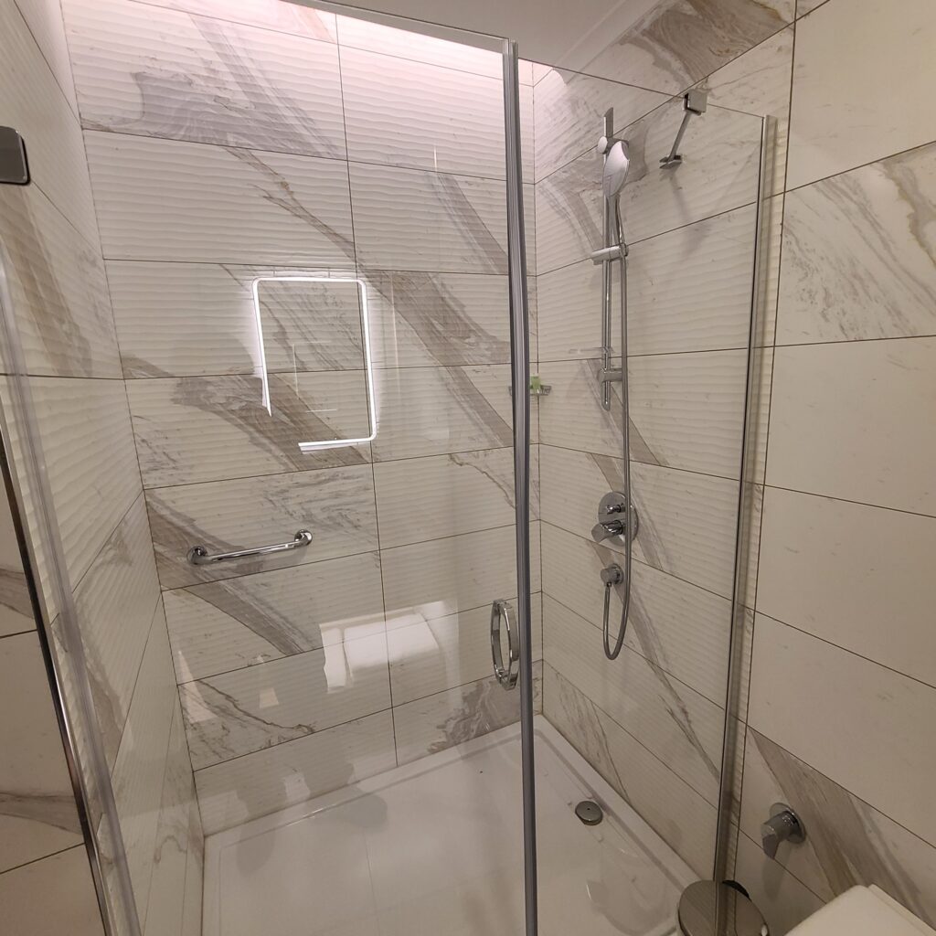 Residence Inn Atasehir Bathroom Shower
