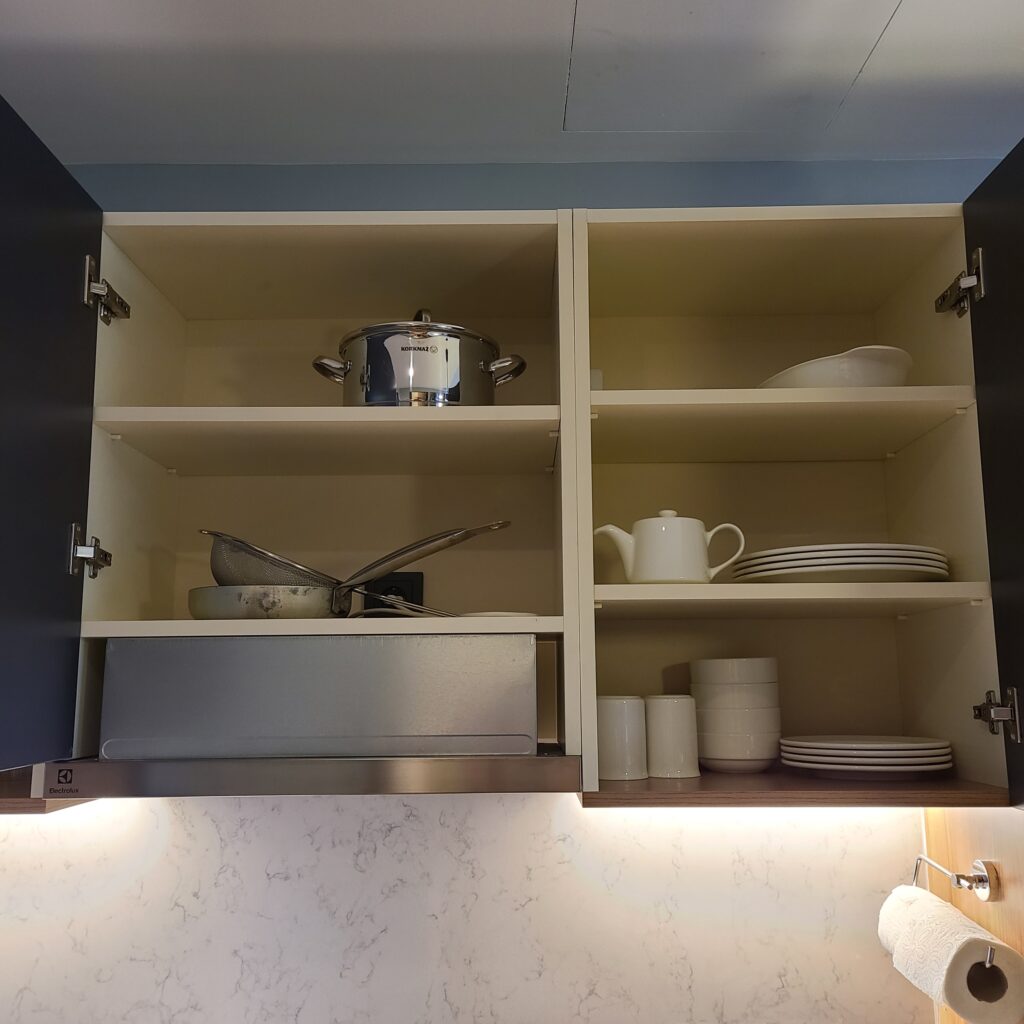 Residence Inn Atasehir Kitchen Cabinets