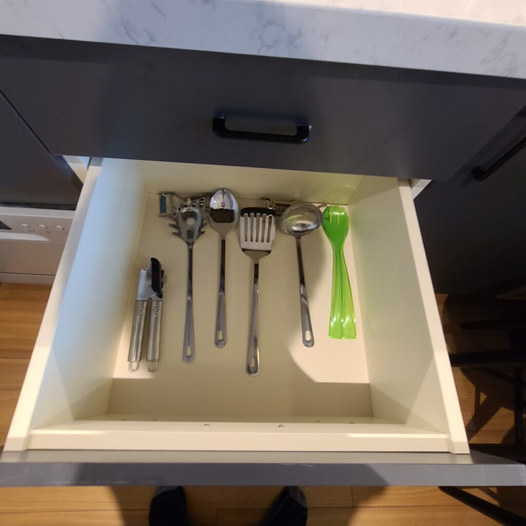 Residence Inn Atasehir Kitchen Utensils