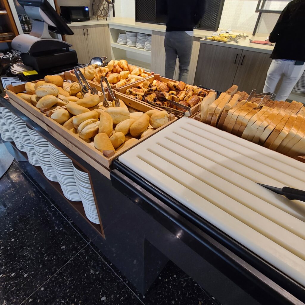 Residence Inn Atasehir Breakfast