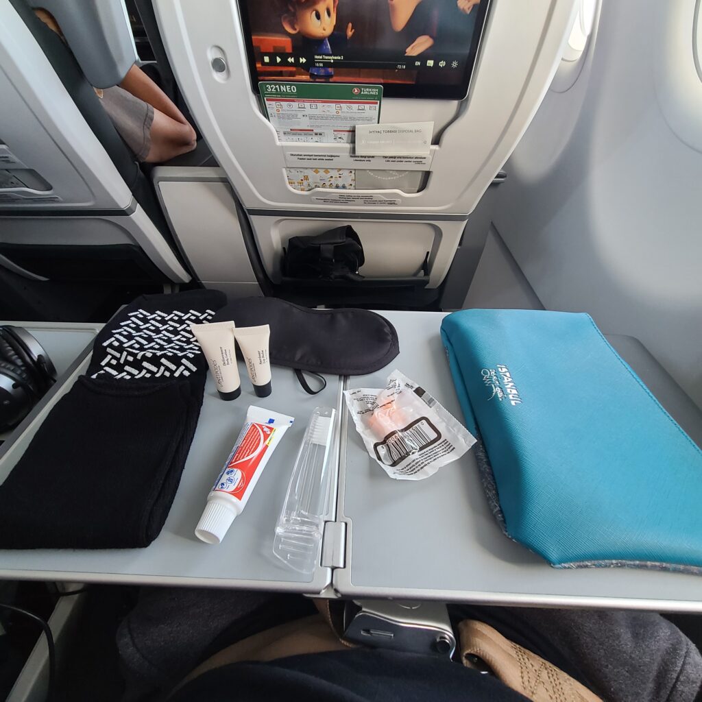 Turkish Airlines Business Class A321neo Amenity Kit