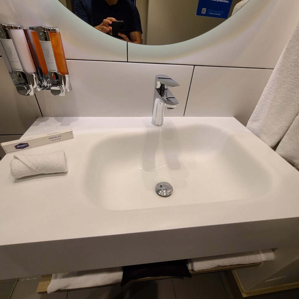 Hampton by Hilton Tashkent Bathroom Sink