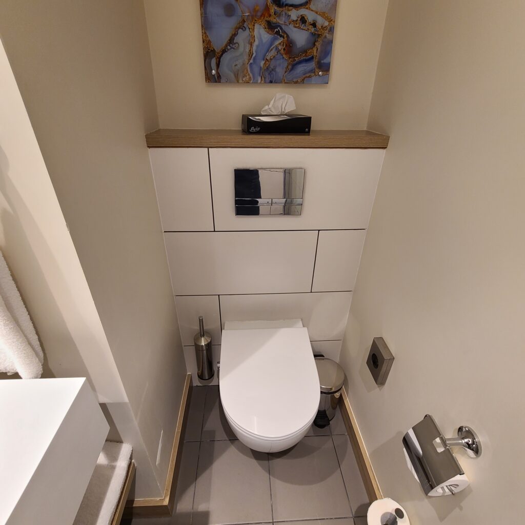 Hampton by Hilton Tashkent Toilet