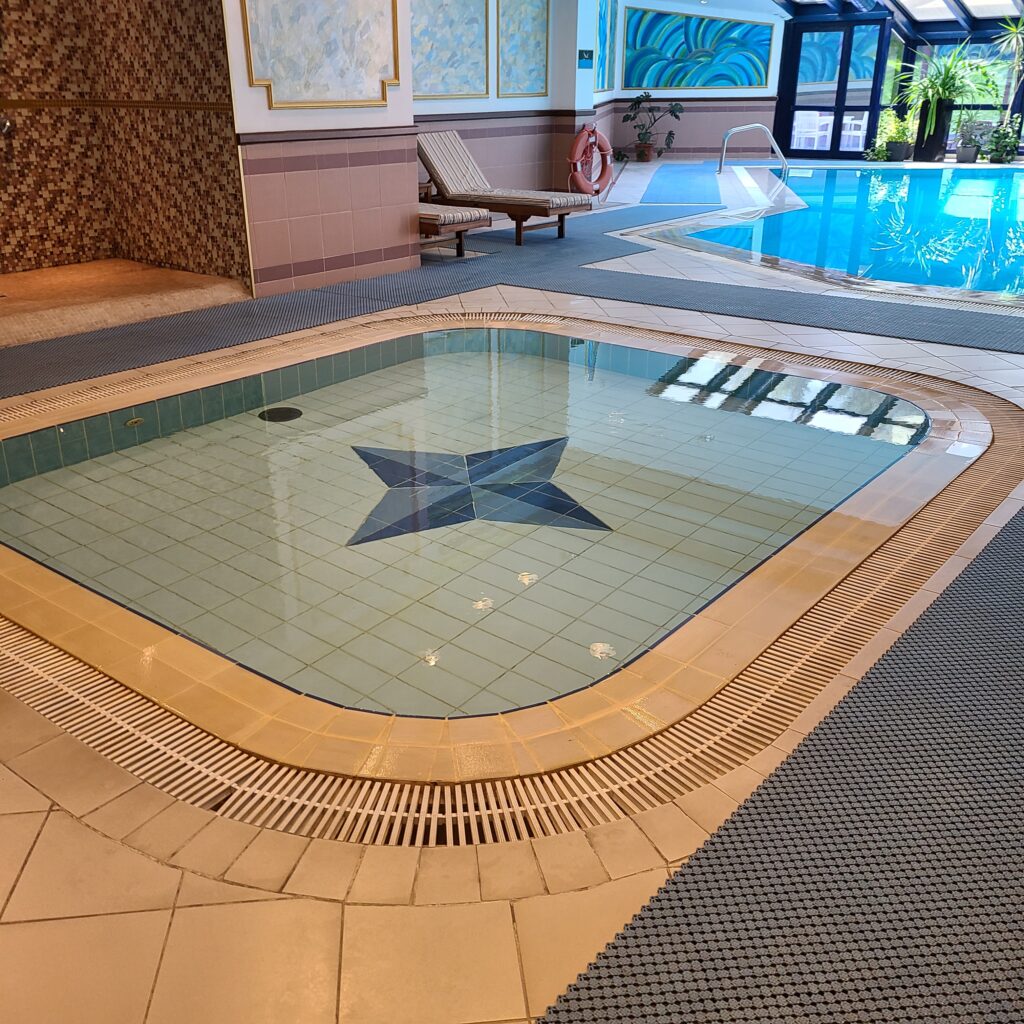 InterContinental Almaty Jacuzzi