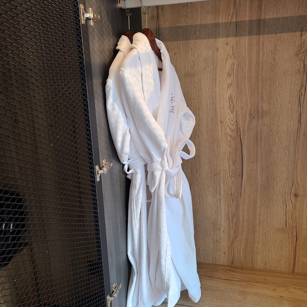 Tenir Eco Hotel Bathrobe