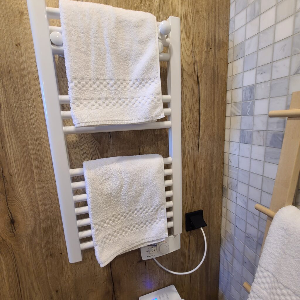 Tenir Eco Hotel Heated Towel Rack