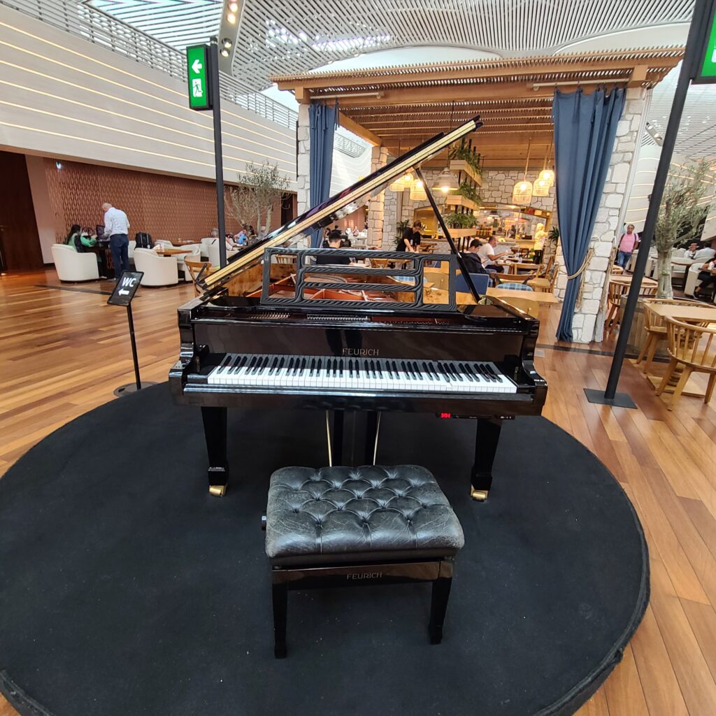 Turkish Airlines Business Class Lounge, Istanbul Airport Piano