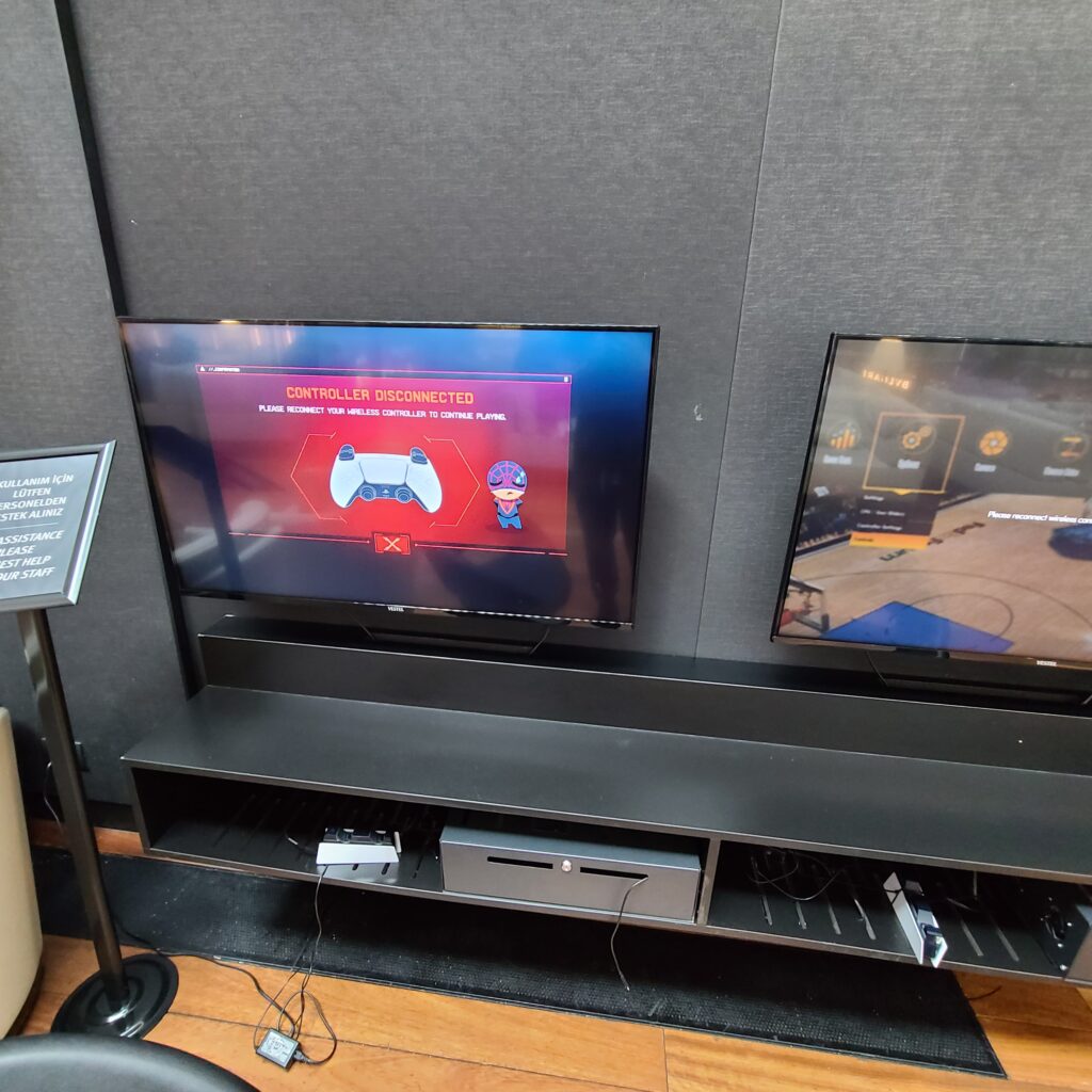 Turkish Airlines Business Class Lounge, Istanbul Airport PlayStation 5 Stations