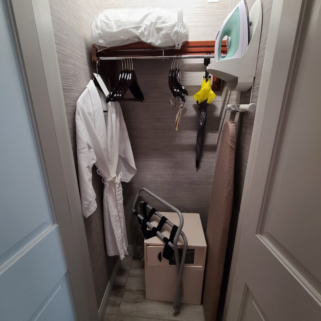 The Westin Palo Alto Guest Room Closet