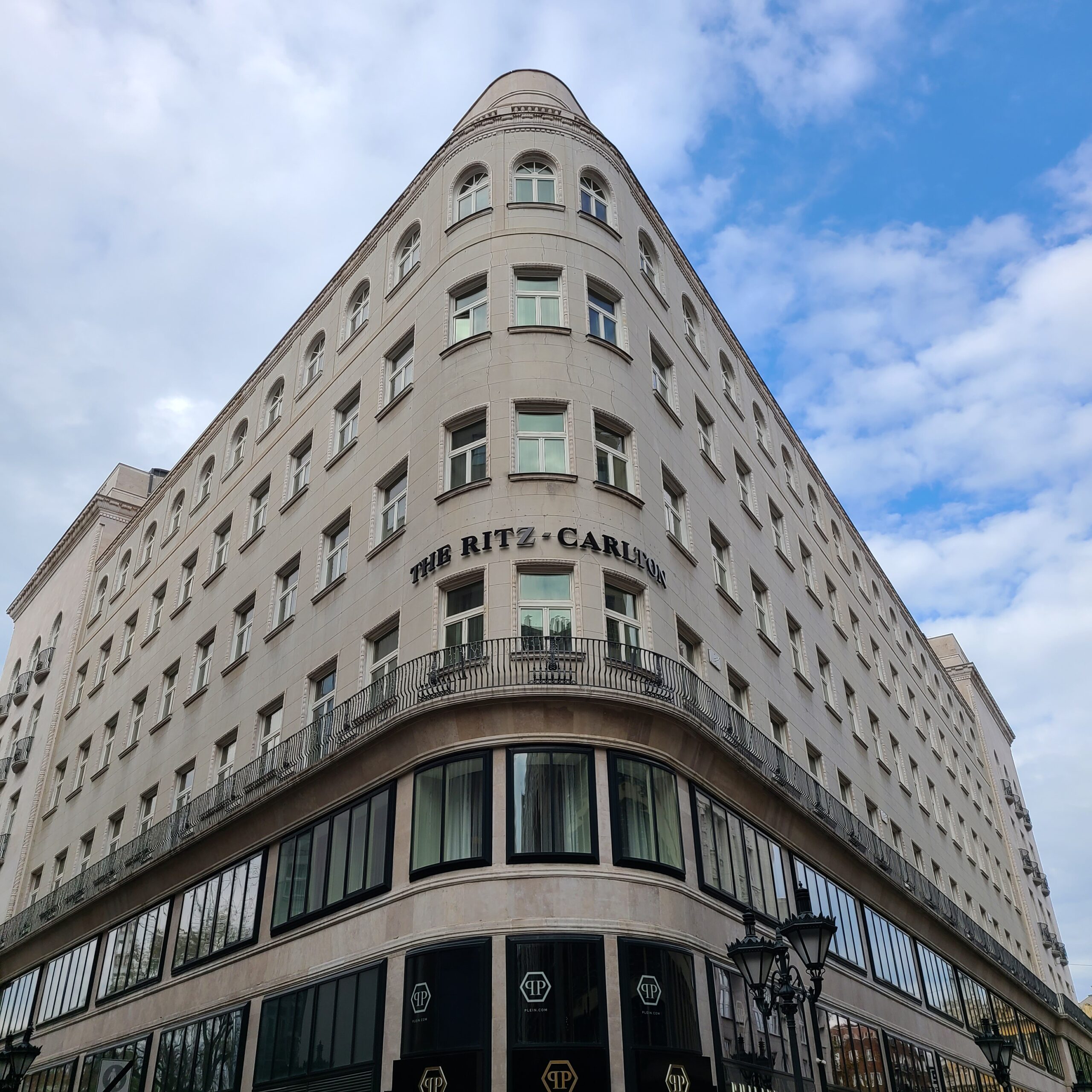 The Ritz-Carlton, Budapest Fashion Street Side