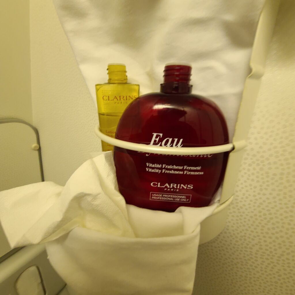 Air France Old Business Class Boeing 777-300ER Clarins Paris Scents