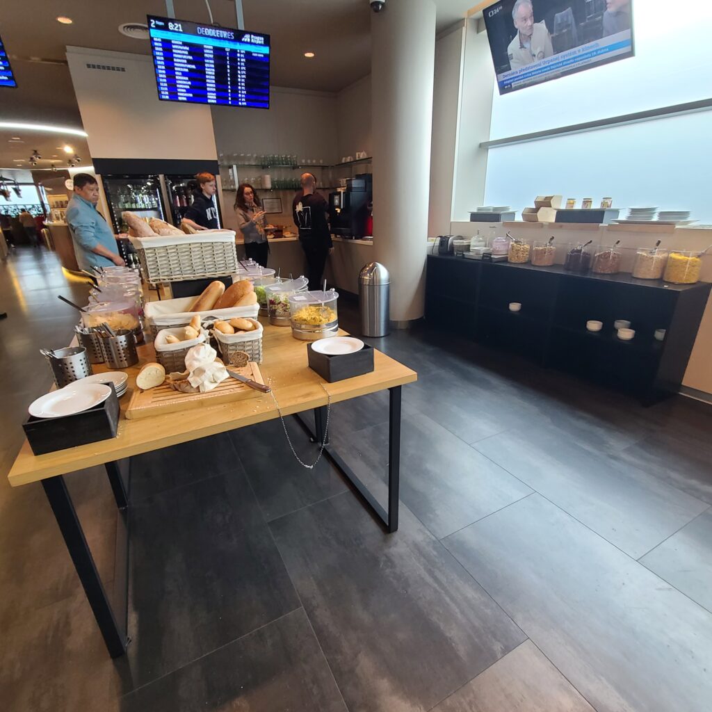 Erste Premier Lounge, PRG Food