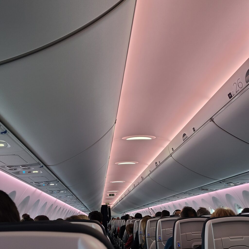 Air France Airbus A220-300 Cabin Lighting