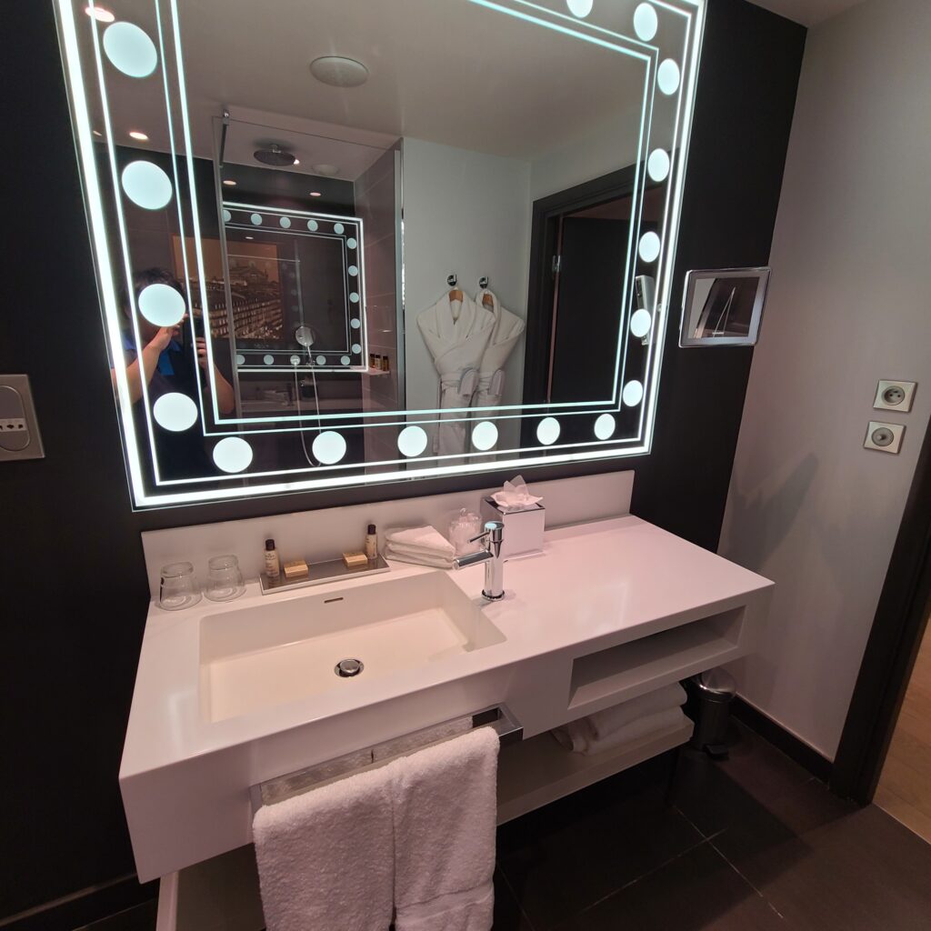 Hotel Indigo Paris Opera Junior Suite Bathroom Vanity