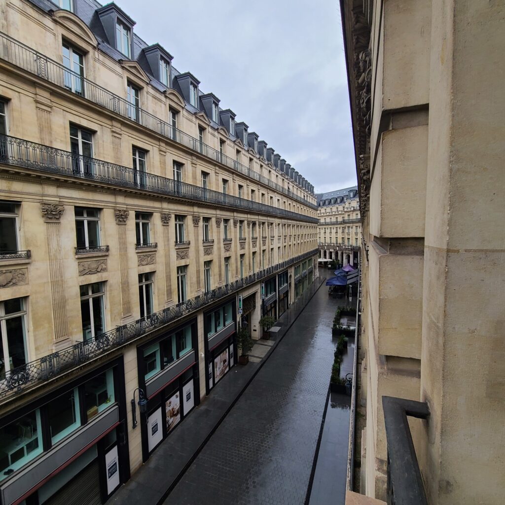 Hotel Indigo Paris Opera Junior Suite Rue Edouard VII View