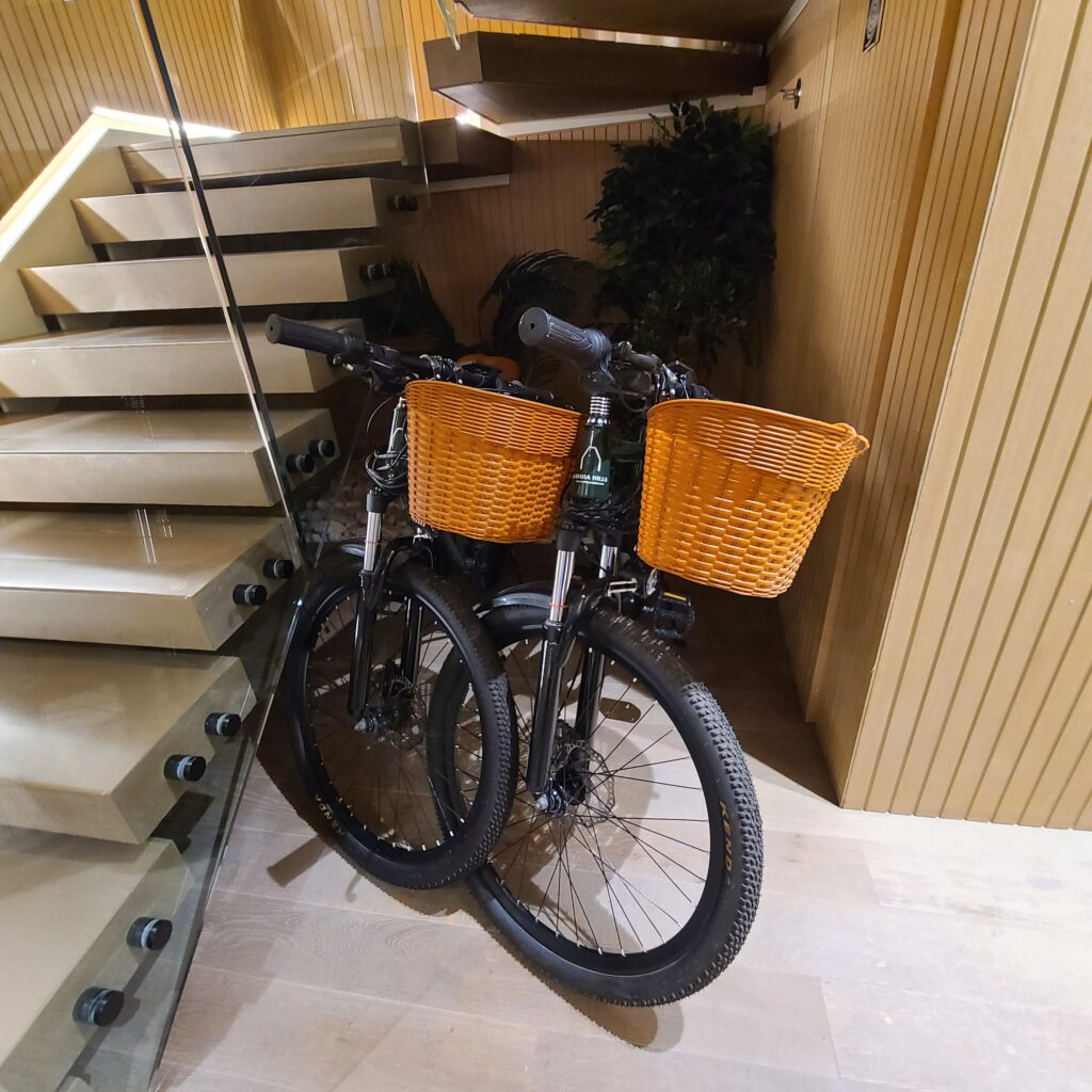 Katara Hills Doha, Hilton LXR Electric Bikes
