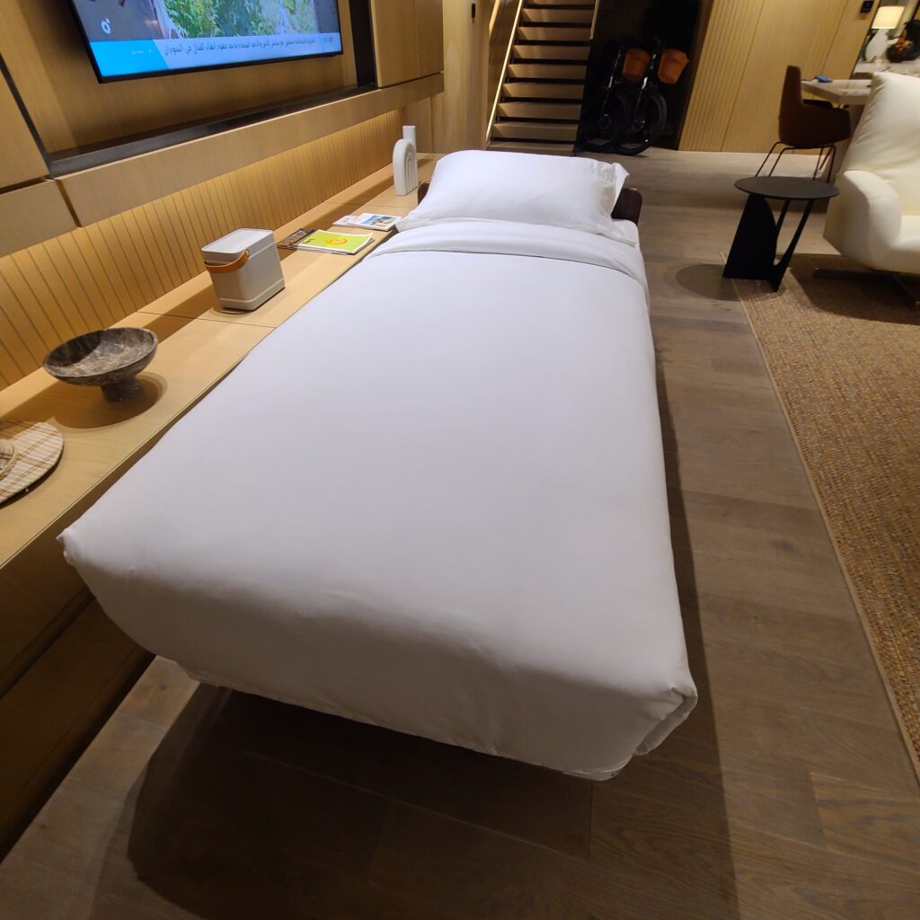 Katara Hills Doha, Hilton LXR Rollaway Bed