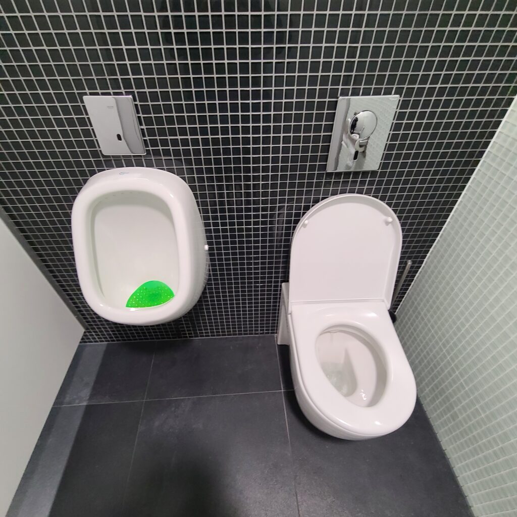 Krakow Airport Business Lounge Schengen Men's Toilet