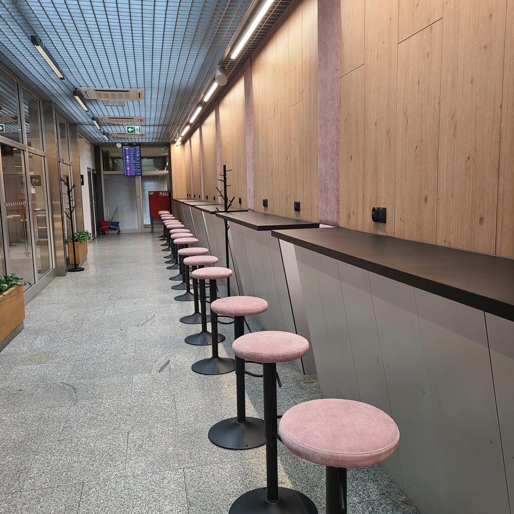 Krakow Airport Business Lounge Schengen First Floor Counter Stools