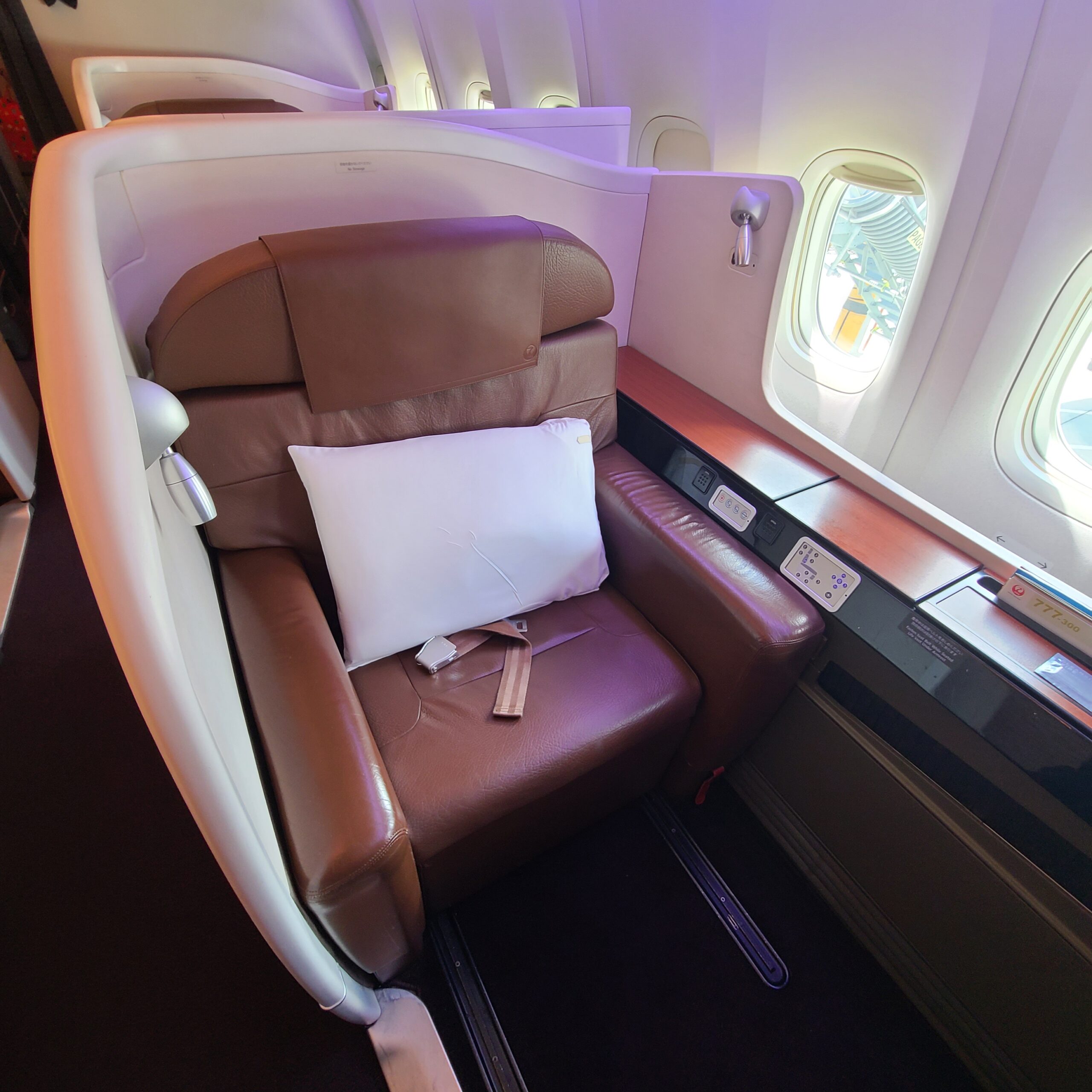 JAL Boeing 777-300ER First Class