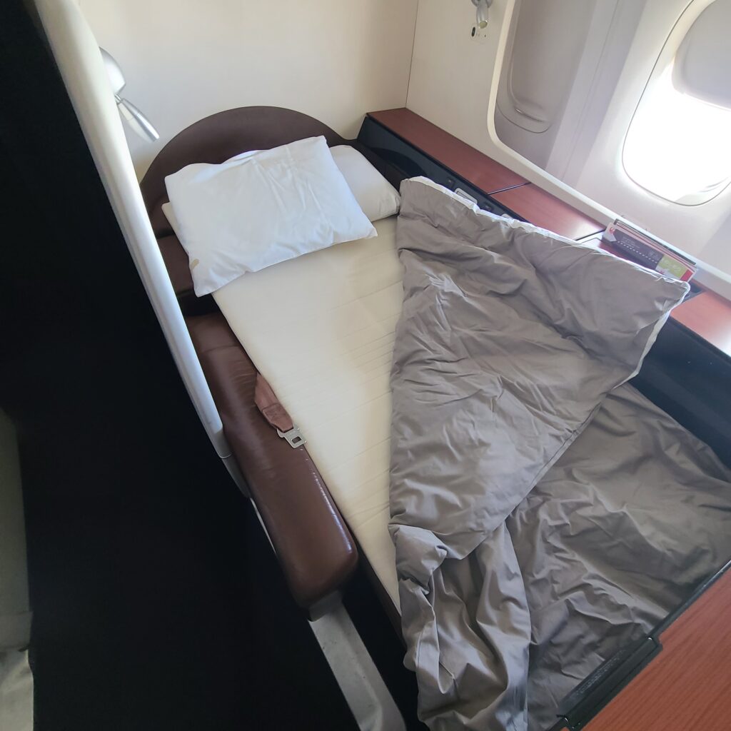 JAL Boeing 777-300ER First Class Bed in the Sky