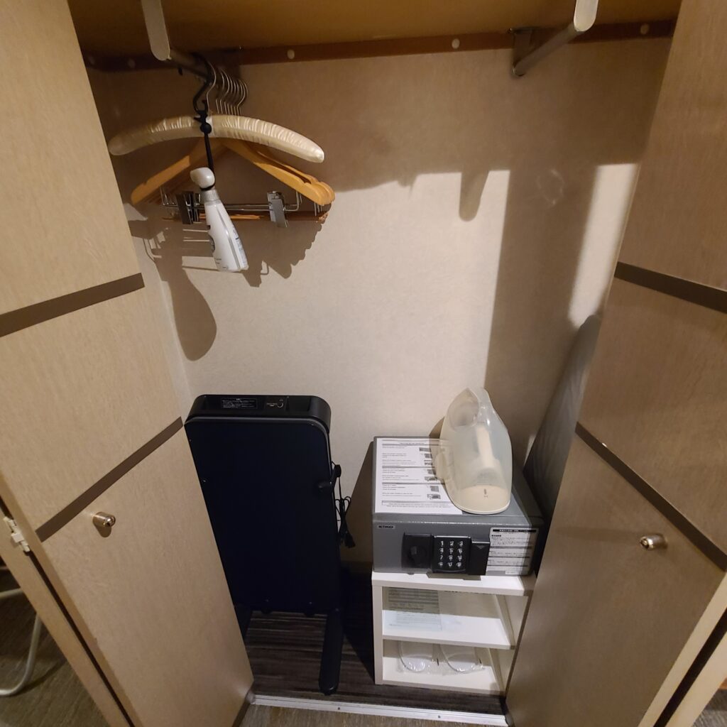 ANA Holiday Inn Sapporo Susukino Closet