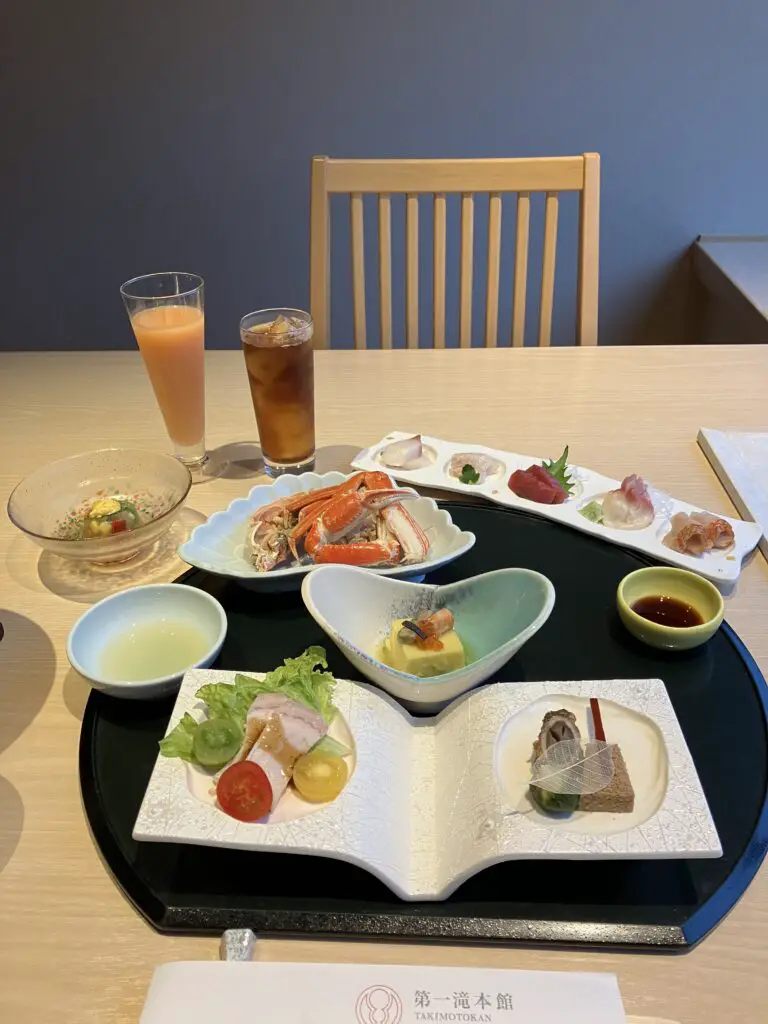 Dai-ichi Takimotokan Summer 2023 Kaiseki Dinner Hors D'Ouvres, Snow Crab, & Sashimi
