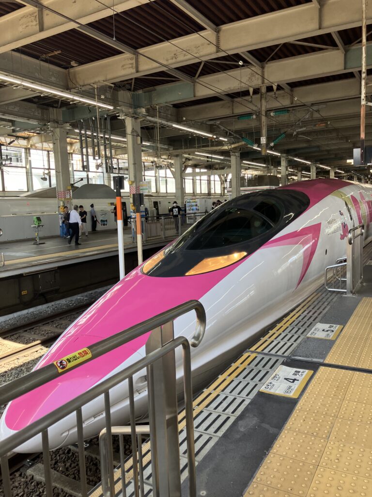 Review: Hello Kitty Shinkansen (Bullet Train) [Shin-Osaka to Hiroshima]