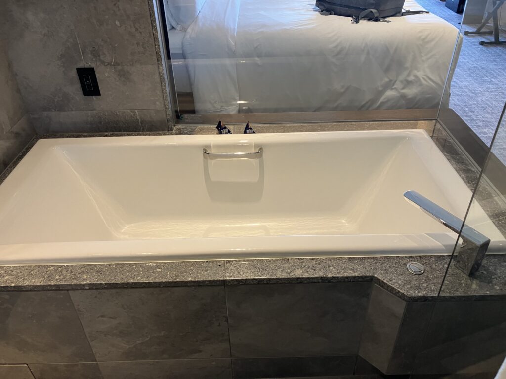 Mesm Tokyo Bathtub