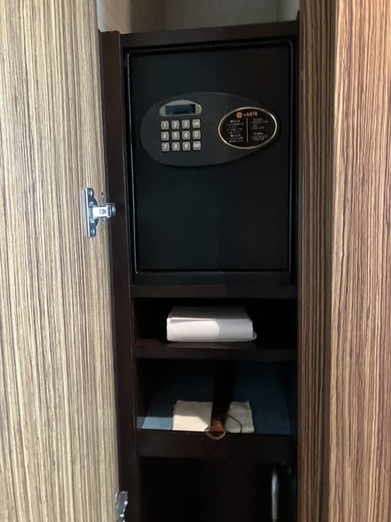 Conrad Tokyo Room Safe