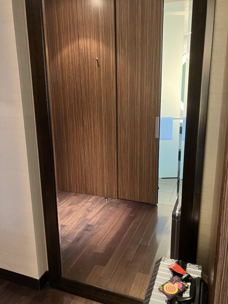 Conrad Tokyo Entrance Mirror