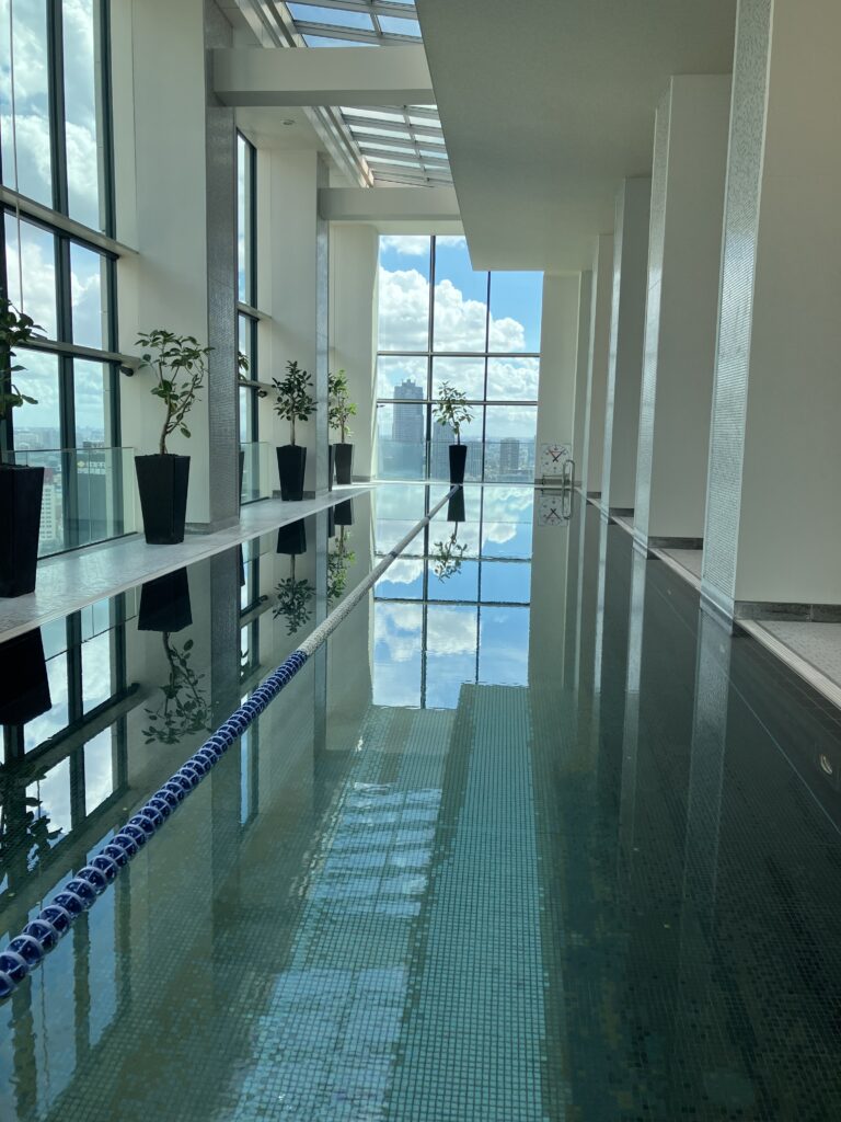 Conrad Tokyo Swimming Pool