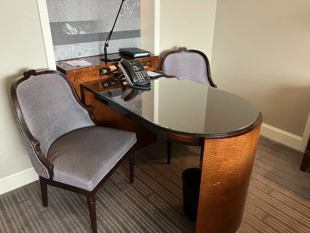 Ritz-Carlton Tokyo Deluxe Room Desk