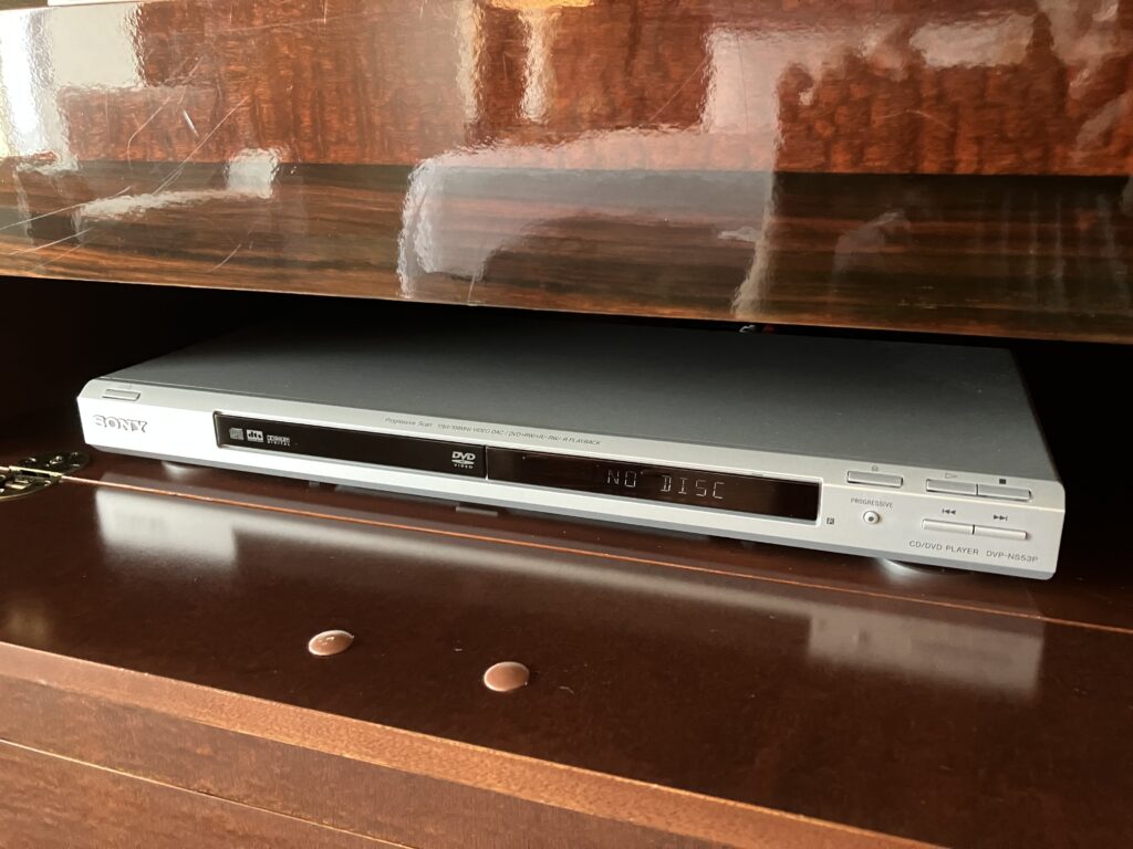 Ritz-Carlton Tokyo Deluxe Room DVD Player