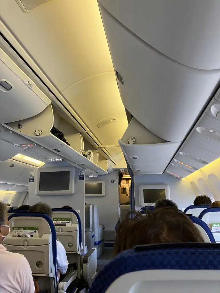 ANA Boeing 767-300 Economy Class Cabin