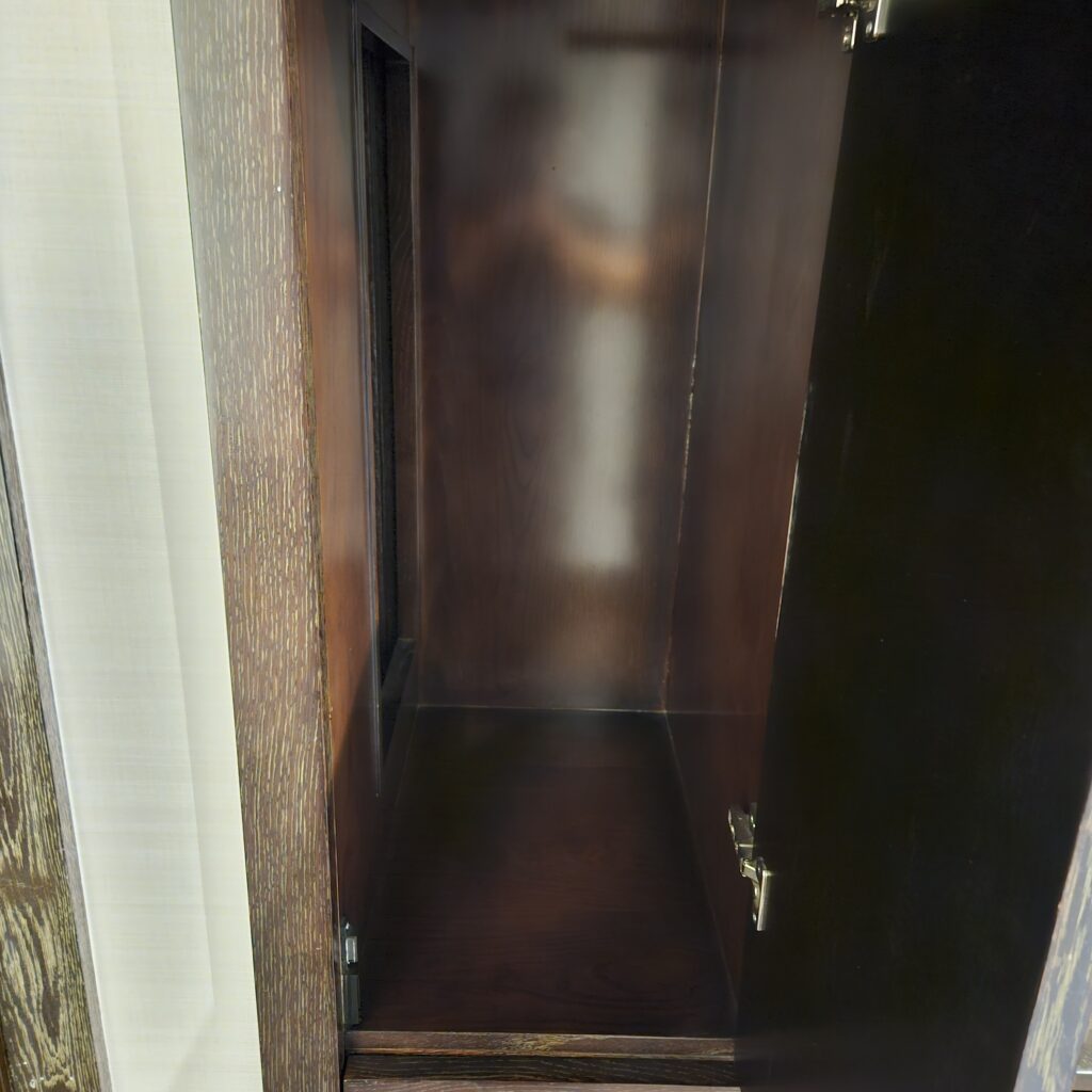 Waldorf Astoria Las Vegas Valet Closet