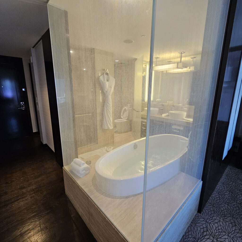 Waldorf Astoria Las Vegas Bathroom See Through Window