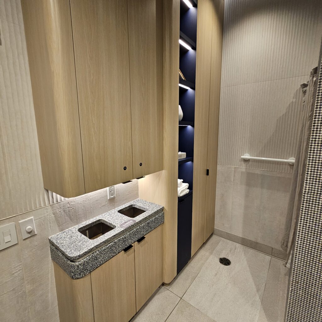 Capital One Lounge DFW Shower Room