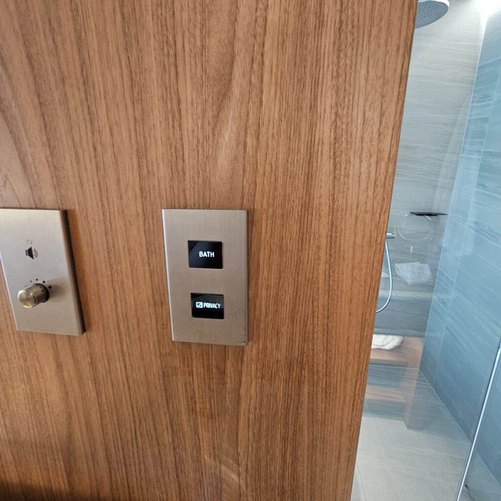 InterContinental Yokohama Pier 8 Bathroom Privacy Screen Button