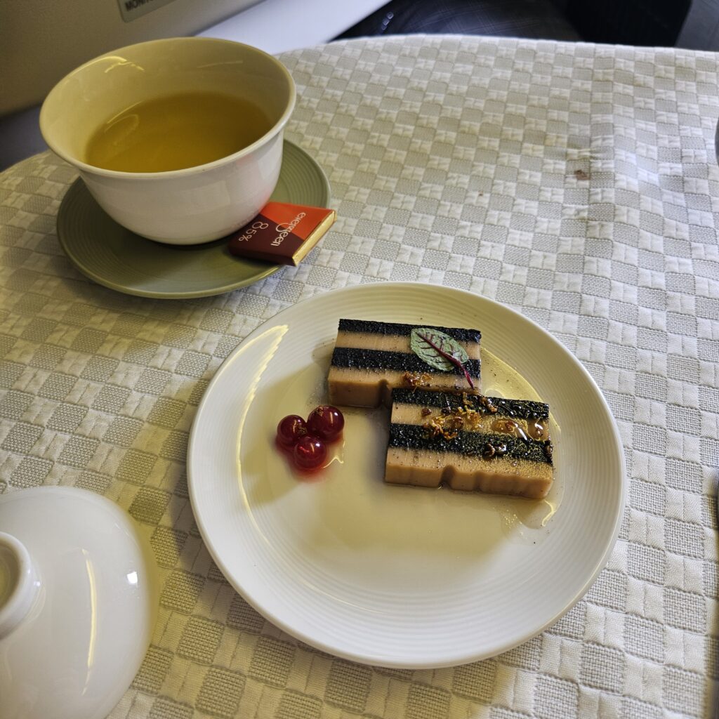 EVA Air Boeing 777 Royal Laurel TPE-SFO Desserts