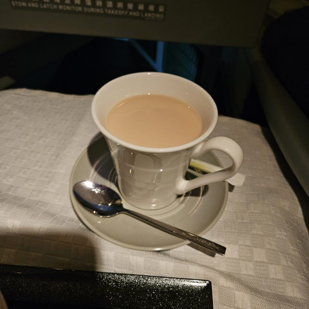 EVA Air Boeing 777 Royal Laurel TPE-SFO Breakfast Milk Tea