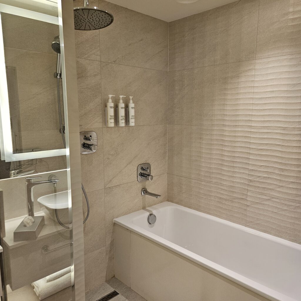 Courtyard Batumi King Suite Walk-in Shower & Tub