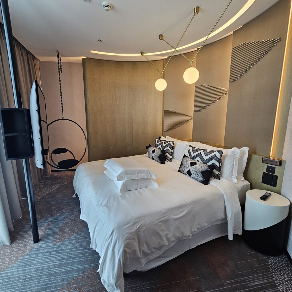 Paragraph Freedom Square Tbilisi Premium Suite Bedroom