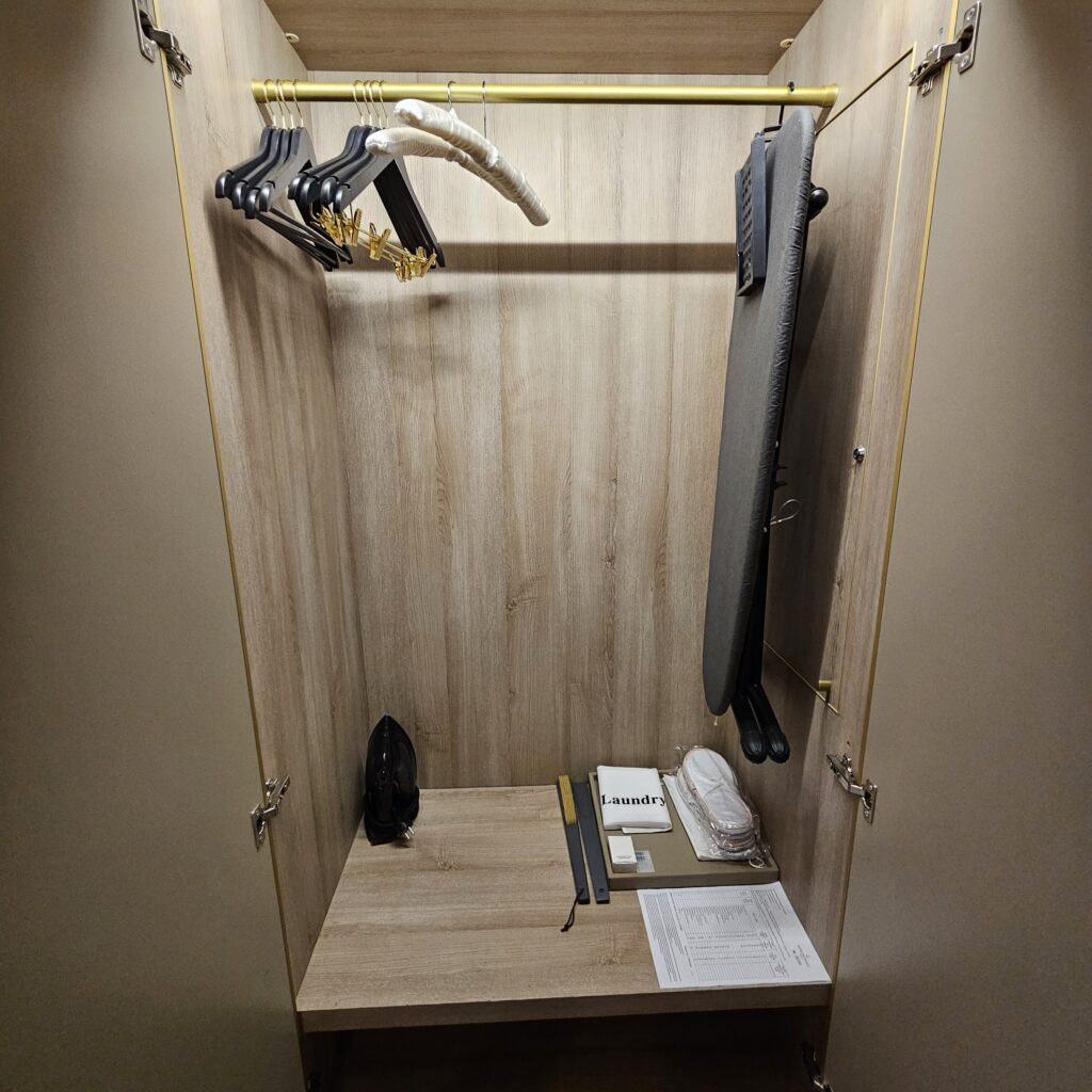 InterContinental Baku Executive Suite Closet